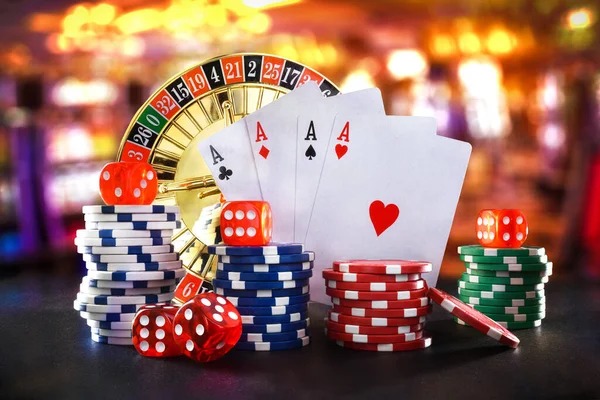 naga222 Live Sic Bo interface on smartphone showing dealer, dice, betting grid, and live video stream